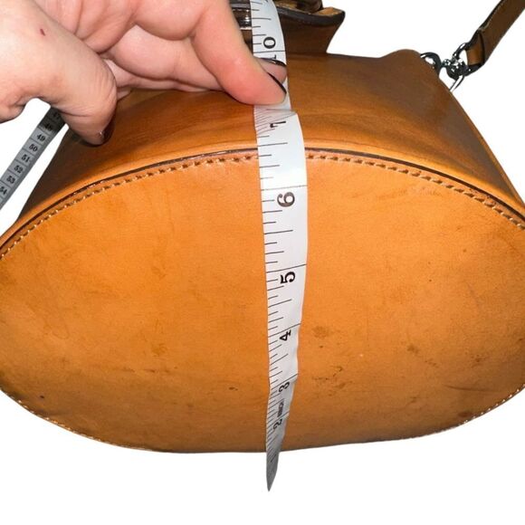 Banana Republic Italian Vachetta Bucket Bag - Picture 16 of 16